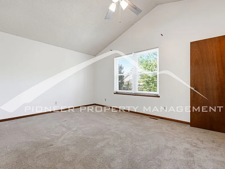 9753 Independence St — Photo 11