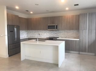 7143 NW 102nd Pl, Doral, FL 33178