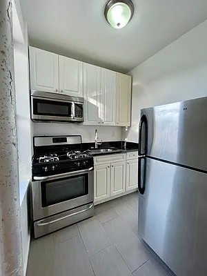 Rented by Bond New York | media 10