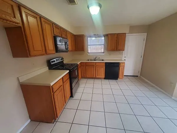 23822 Lestergate Dr — Photo 13