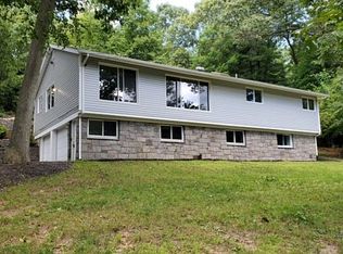 5 Bridle Path Rd, Smithtown, NY 11787