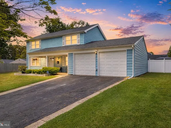 2 Harrington Cir, Willingboro, NJ 08046
