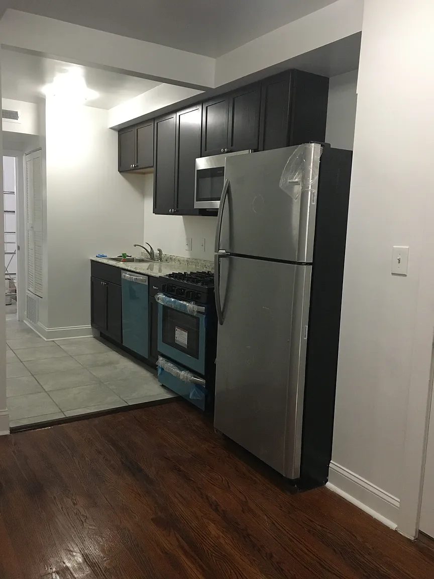 1223 Queen St NE APT 1 photo 1