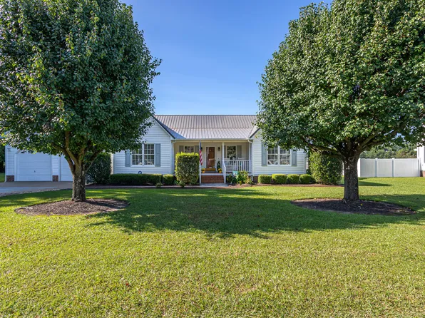 112 Steeplechase Dr, Dunn, NC 28334