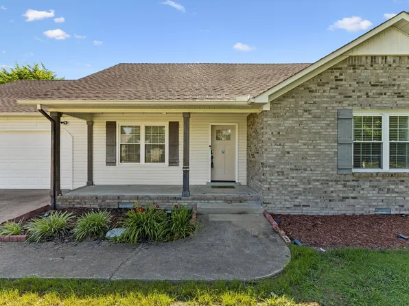 16 Delana Ave, Lawrenceburg, TN 38464