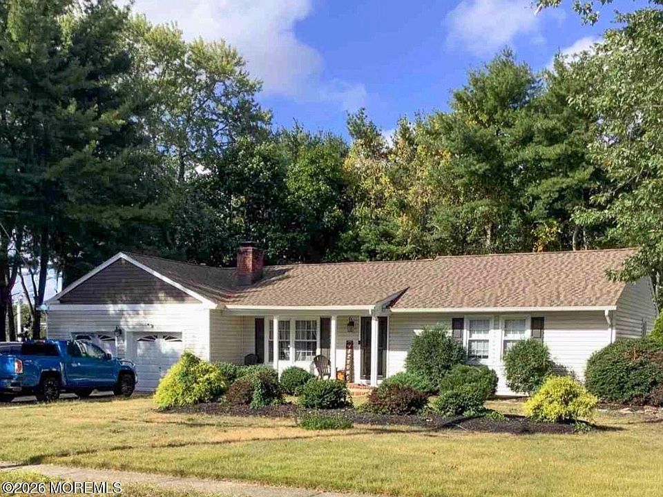 1st image of 586 Peter Avenue