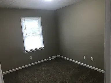693 Lakeshore Pkwy — Photo 13