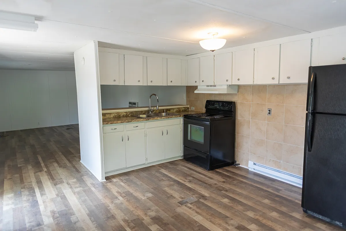 Building Photo - 1395 McGee St #8