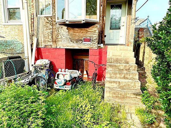 3rd image of 3760 Cresson St