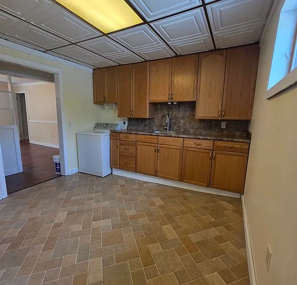 519 W Center Street Ext — Photo 2