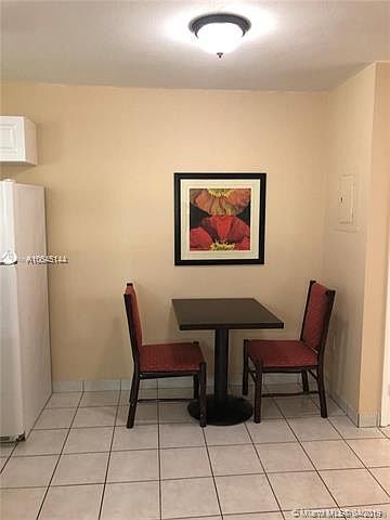 2nd image of 1600 Taft St APT 404