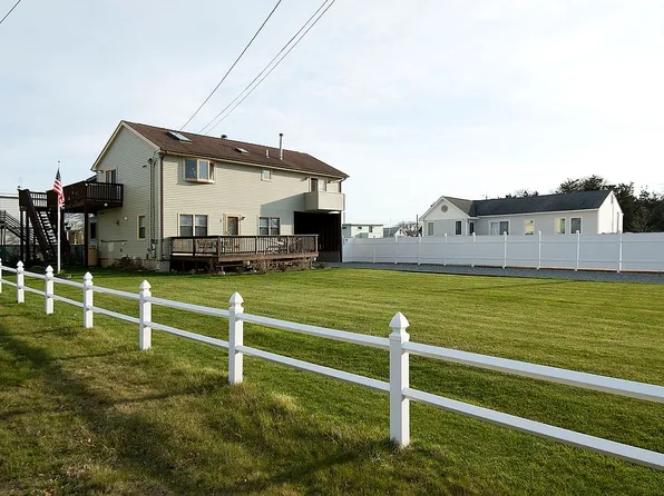 5 Rip Tide Dr, Westerly, RI 02891