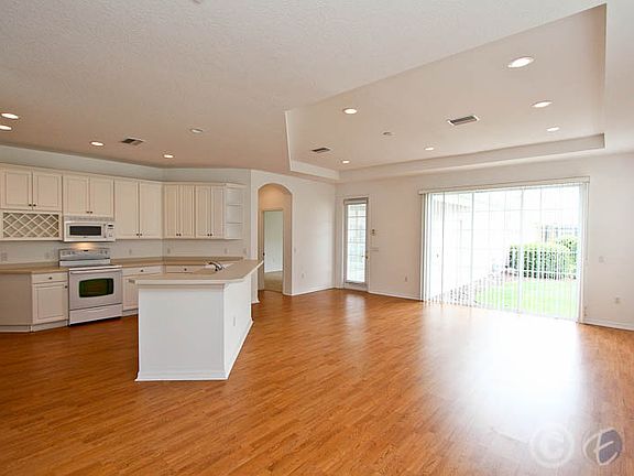 Foyer / Family Room / Kitchen