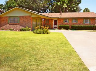 704 Oak St, Dimmitt, TX 79027