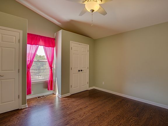 3rd image of 1181 Cota St