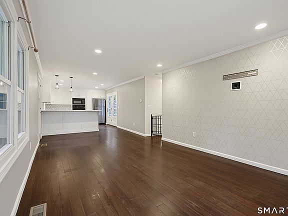 5th image of 543 Lisbon Road