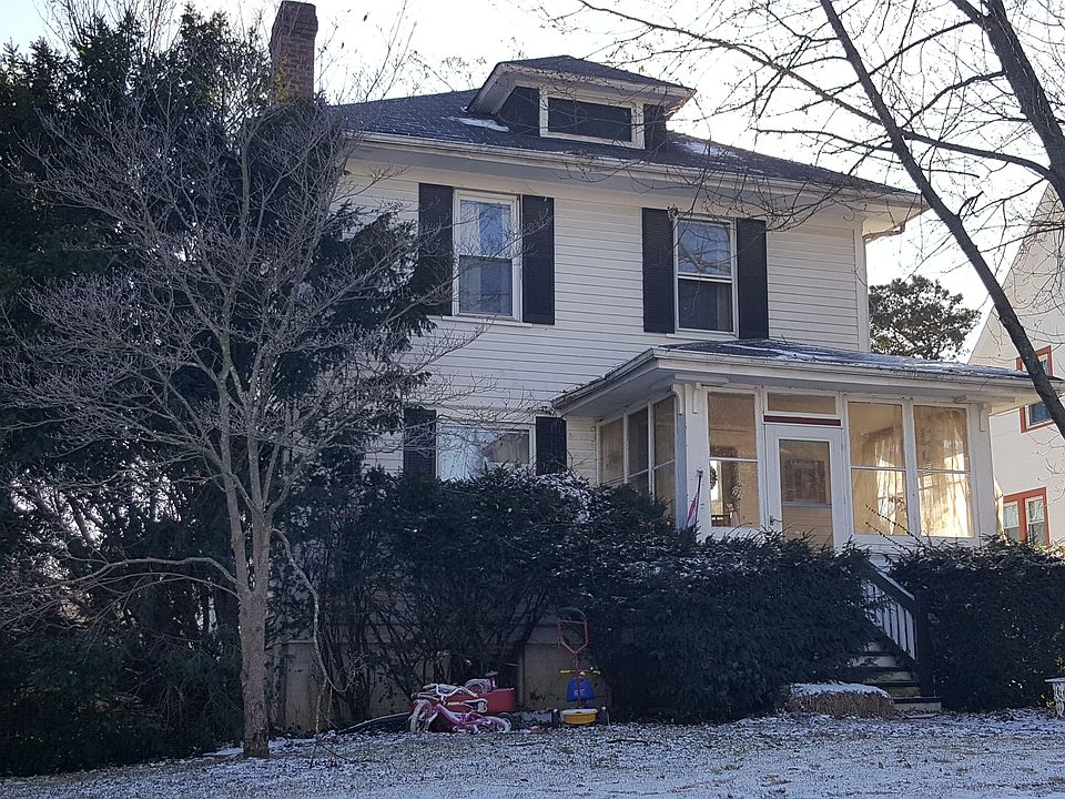 2nd image of 712 Fairview Ave