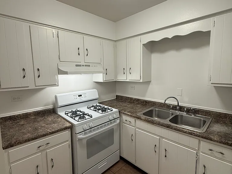 520 Mill Rd #1K — Photo 1