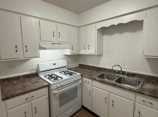 520 Mill Rd #1K, Addison, IL 60101