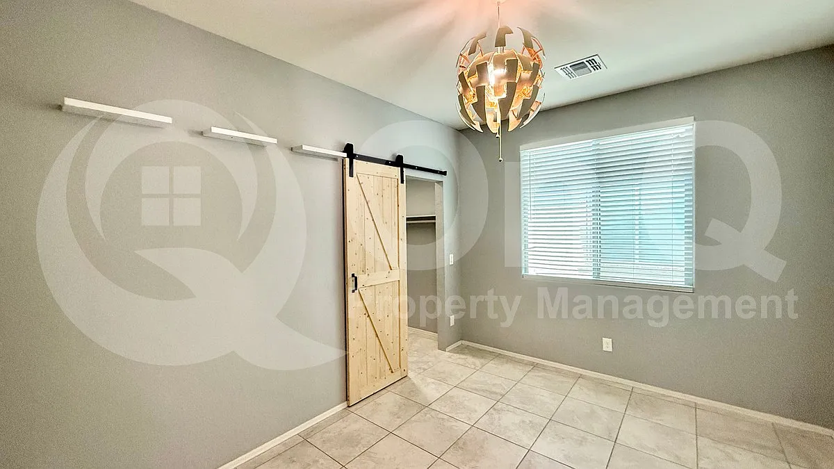 5 bed, 3.0 bath, 2661 sqft, $2,799 — Photo 4