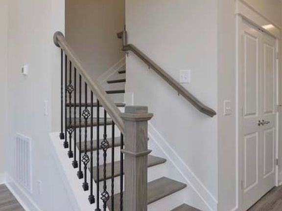 5th image of 1415 Cotillion Dr