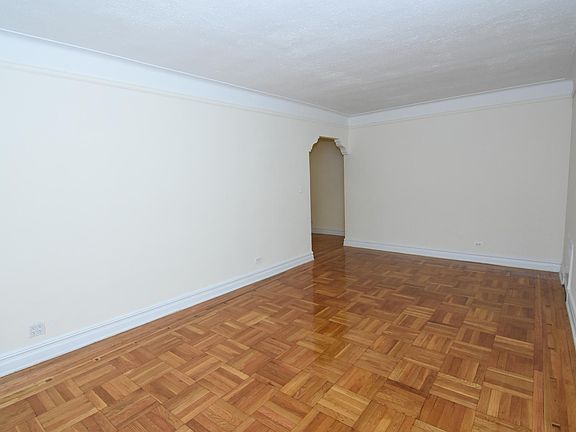 4th image of 2828 Kings Hwy APT 2D