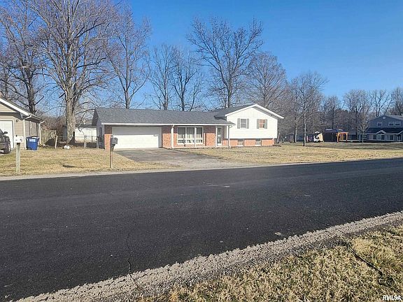 2nd image of 304 Mildred Dr