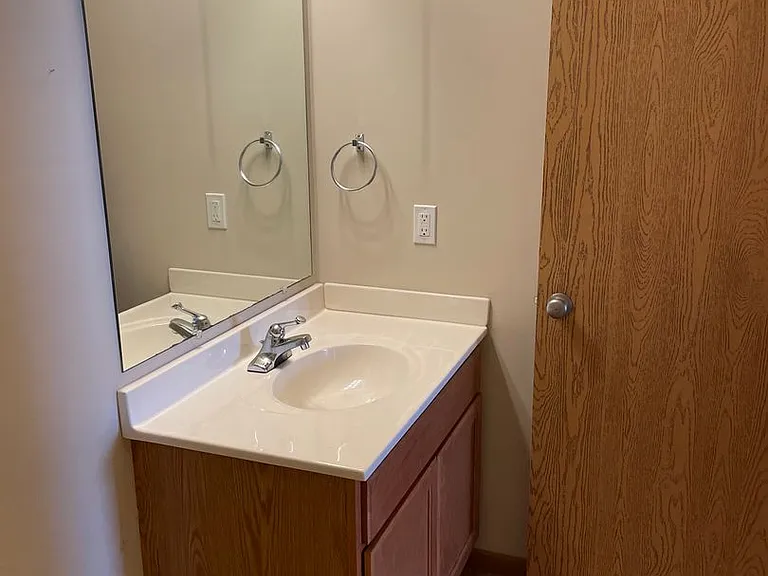 Hidden Brook Apartments — Photo 37