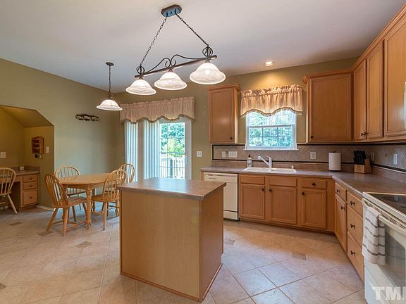 5th image of 5005 Belleflower Dr
