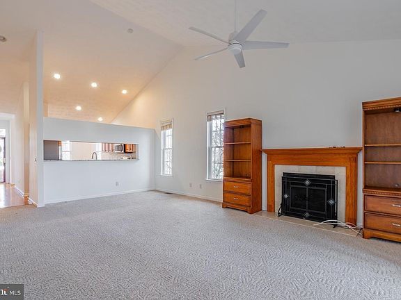 4th image of 506 Spring Oaks Dr