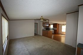 3rd image of 33164 Wedgewood Dr