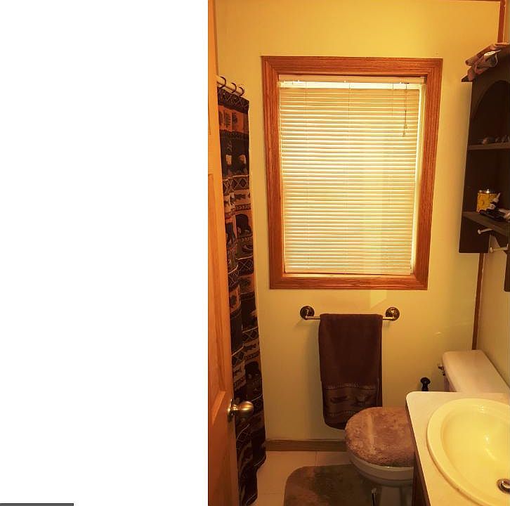 2nd image of 407 8th St N