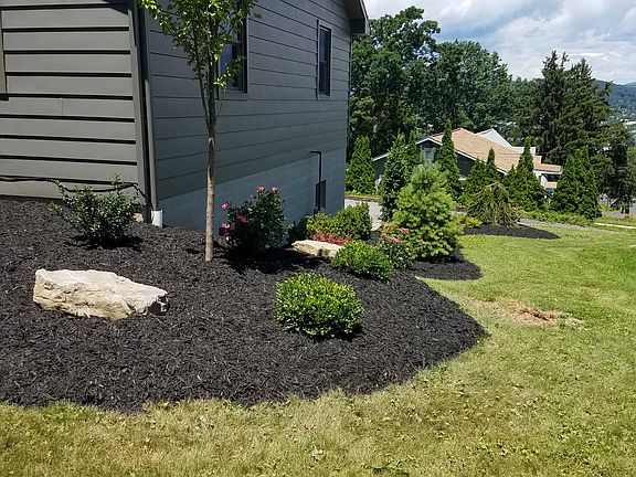 2nd image of 2000 W Mountain Ave