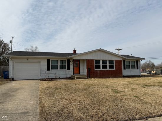 328 Redbud Ln, Greencastle, IN 46135