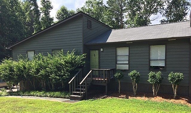 2nd image of 3041 Richmond Rd