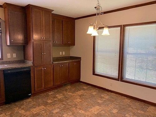 2nd image of 4675 Norfolk Dr
