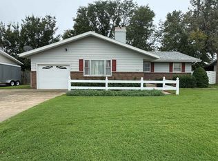 102 W 35th St, Hays, KS 67601