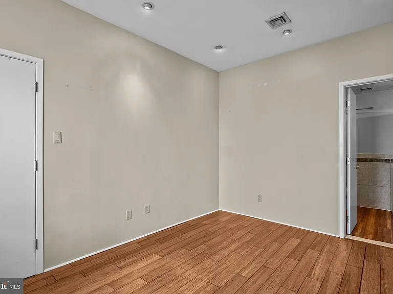 2135 Walnut St #1202 — Photo 11