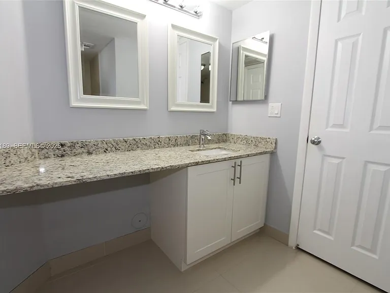 2803 N Oakland Forest Dr #108 — Photo 18