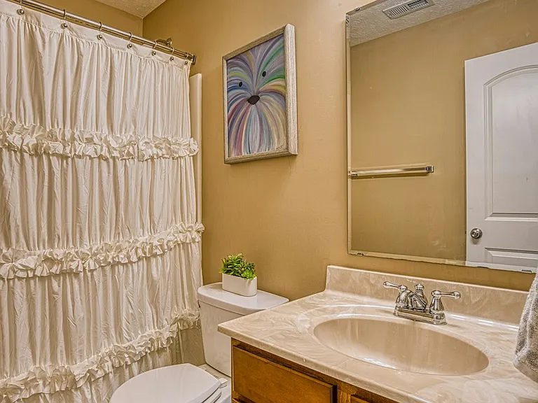 4880 Imperial Dr — Photo 38