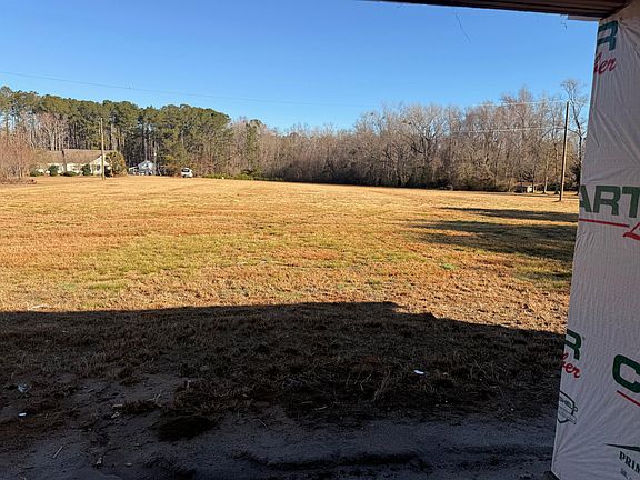 3rd image of 220 Scotch Range Rd