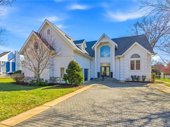 417 Croatan Hills Dr, Virginia Beach, VA 23451