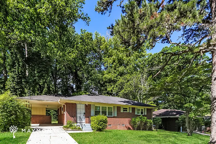 3 bed, 1.5 bath, 1075 sqft, $1,595 — Photo 3