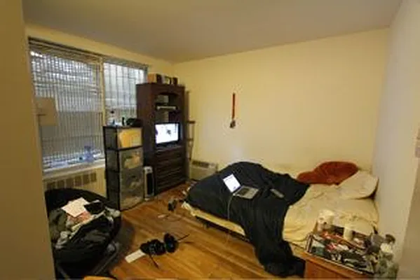 Rented by Robyn Lee, LREB | media 42