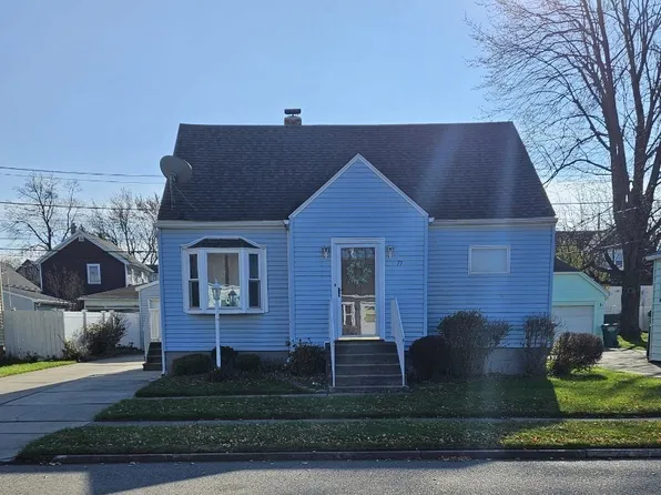 77 Cantwell Dr, Buffalo, NY 14220