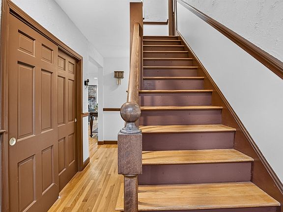 4th image of 8 Marion Ave