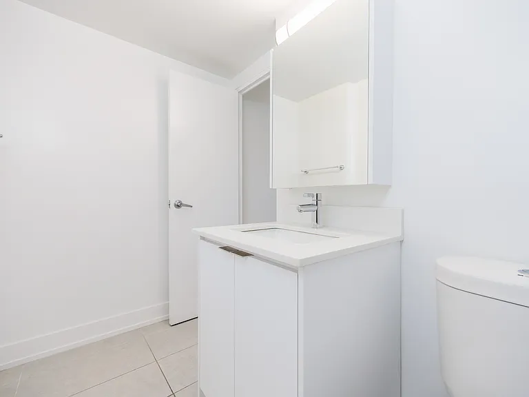33 Erskine Ave — Photo 33