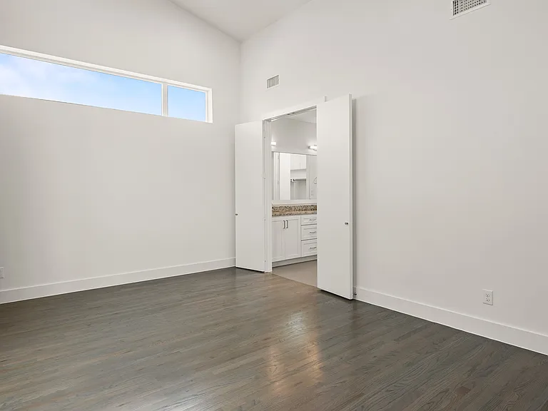 5906 Lindell Ave #101 — Photo 12