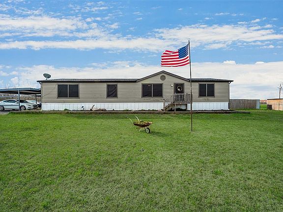 3rd image of 2909 Wildberry Ln