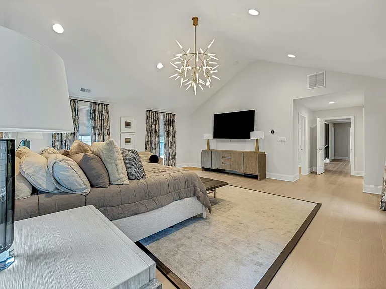63 Samuel Way — Photo 42